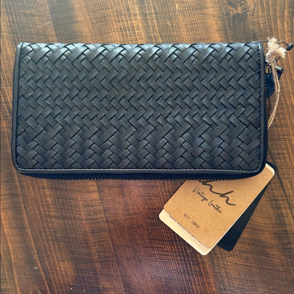 NWT!   Vintage Leather Black Woven Wallet